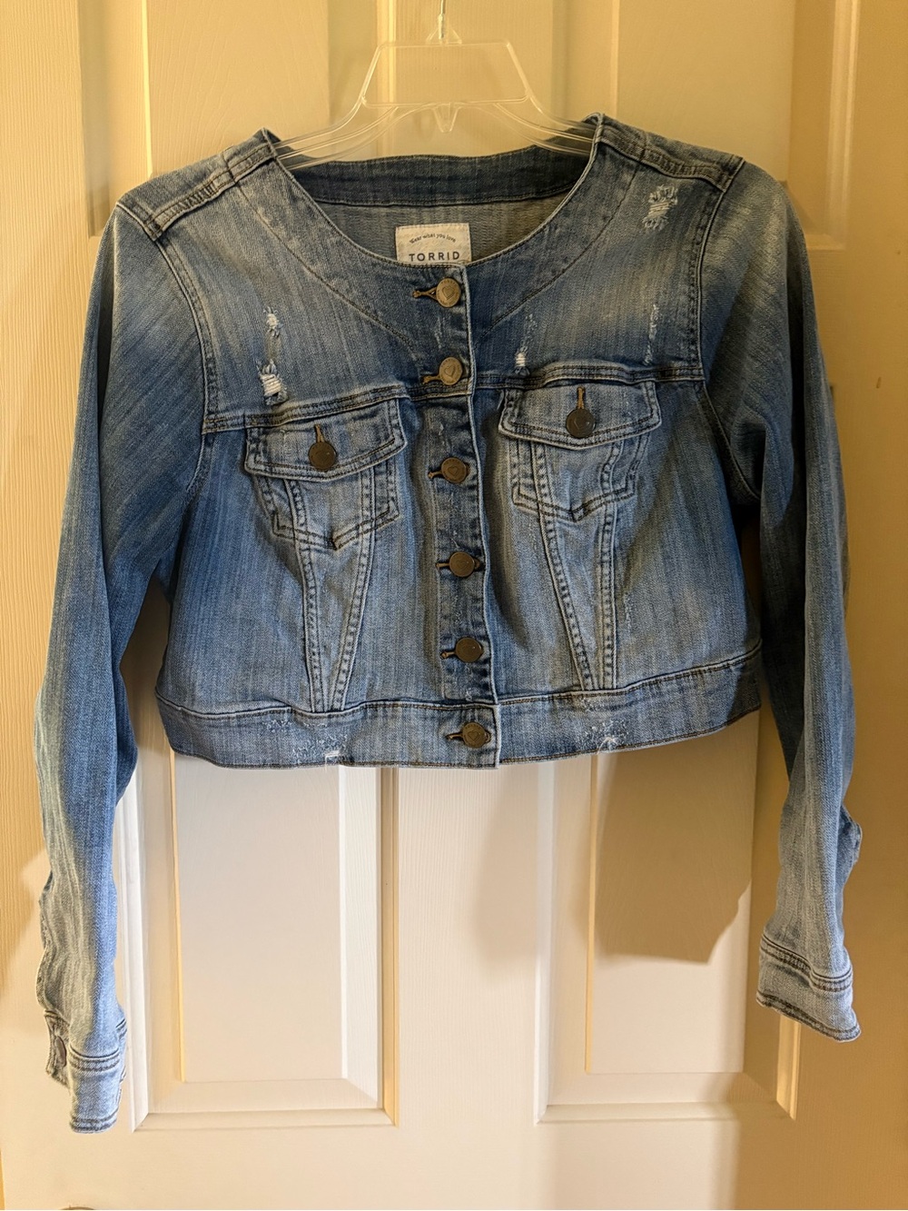 Torrid Light Wash Blue Denim Cropped Jacket - 1x - Picture 2 of 6